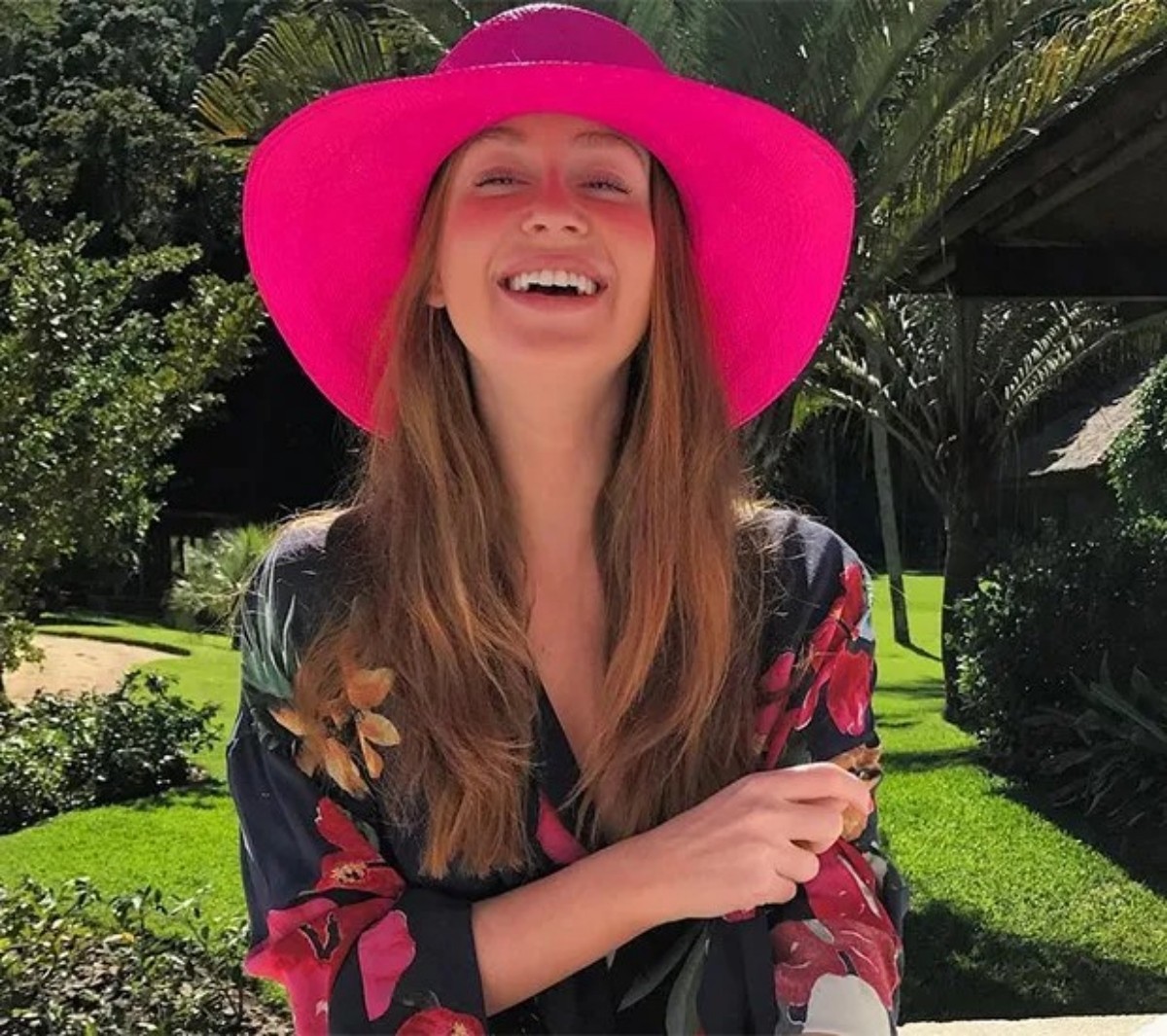 Marina Ruy Barbosa  posou sem maquiagem e exibiu beleza natural em foto — Foto: Reprodução Instagram