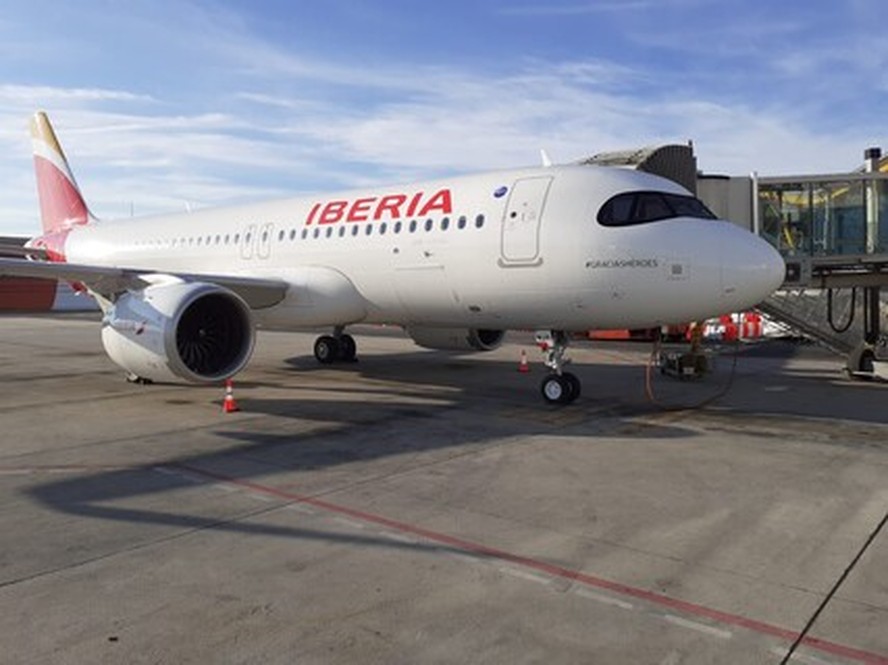 Avião da Iberia Linhas Aéreas: para 2024, companhia vai aumentar voos entre Brasil e Espanha