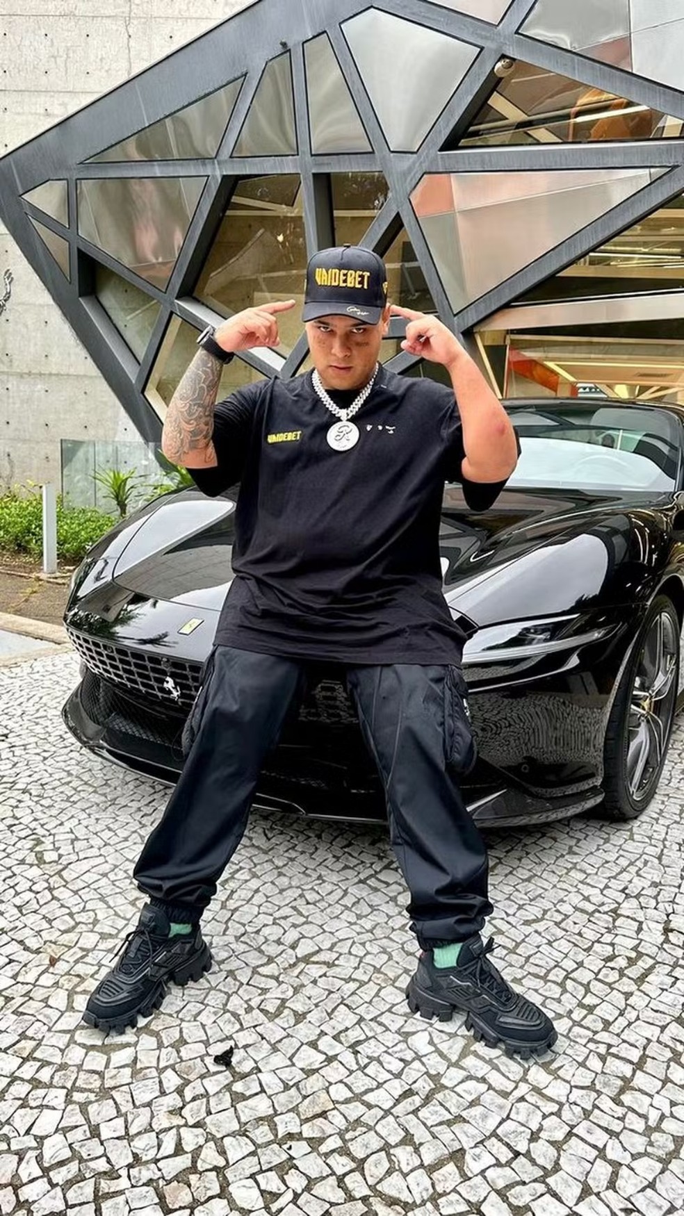 MC Ryan SP comprou Ferrari de R$ 5 milhões — Foto: Reprodução Instagram