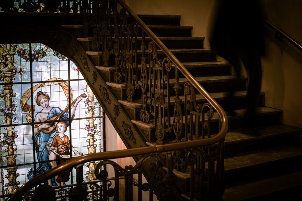 Visita especial conta relatos de aparições de fantasmas anônimos e ilustres no Theatro Municipal — Foto: Hermes de Paula / Agencia O Globo