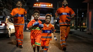 Os dois moram com os tios e o pai Foto de  Lucas Tavares/ O GLOBO