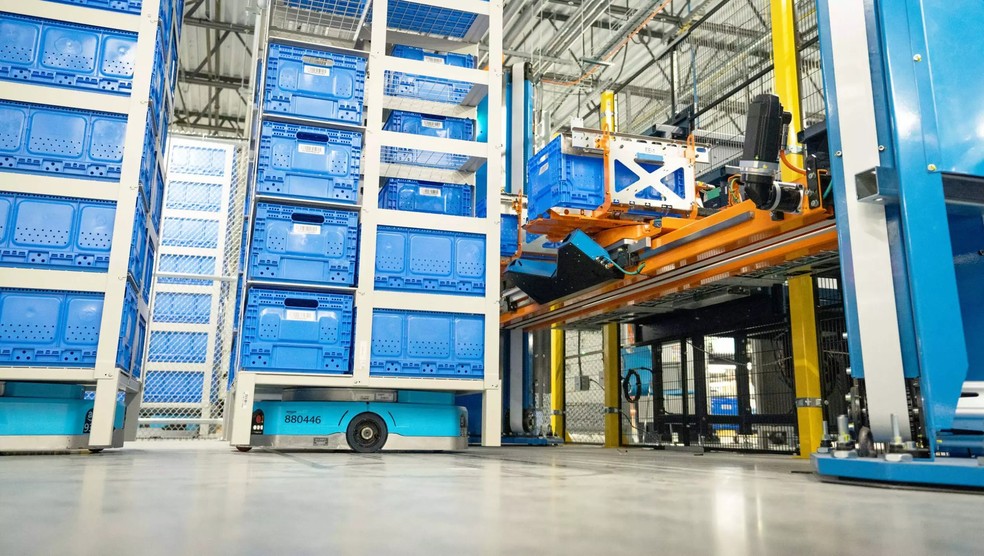 Robôs vão inicialmente ajudar os funcionários nos centros de distribuição — Foto: Divulgação 