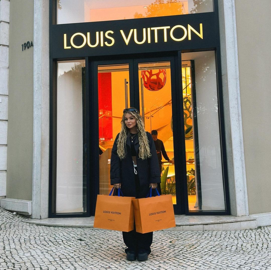 Fernanda Valença mostrou dia de compras em loja de grife — Foto: Reprodução Instagram