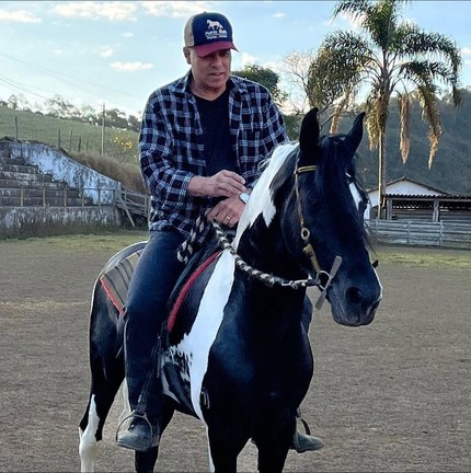 Galã das novelas, Mauricio Mattar completou 60 anos nesta quarta-feira (3)— Foto: Reprodução / Instagram