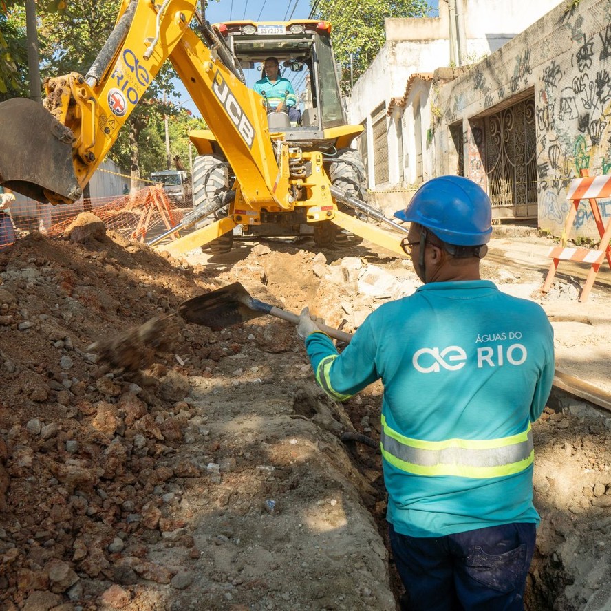 Instalação de rede de esgoto no entorno do Parque Piedade