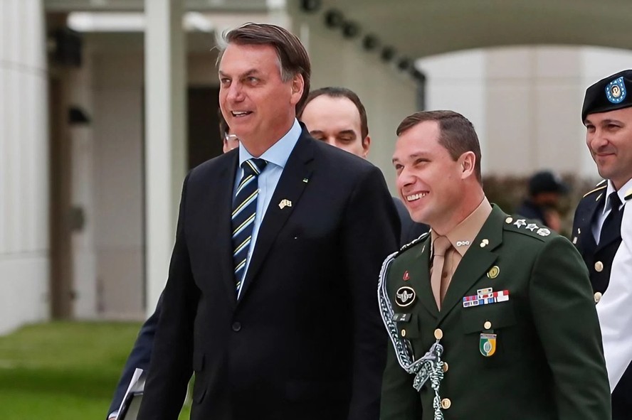 O ex-presidente Jair Bolsonaro e seu ex-ajudante de ordens, Mauro Cid