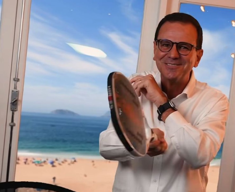 O prefeito Eduardo Paes provocou paulistanos brincando com o estilo de vida dos 'farialimers' ao lançar Bolsa de Valores no Rio. Disse que, na capital fluminense, o beach tennis é na praia de verdade