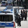 Policiais reforçam segurança após tiroteio perto de um centro de documentação sobre o nazismo e do consulado de Israel em Munique, na Alemanha - LUKAS BARTH-TUTTAS / AFP