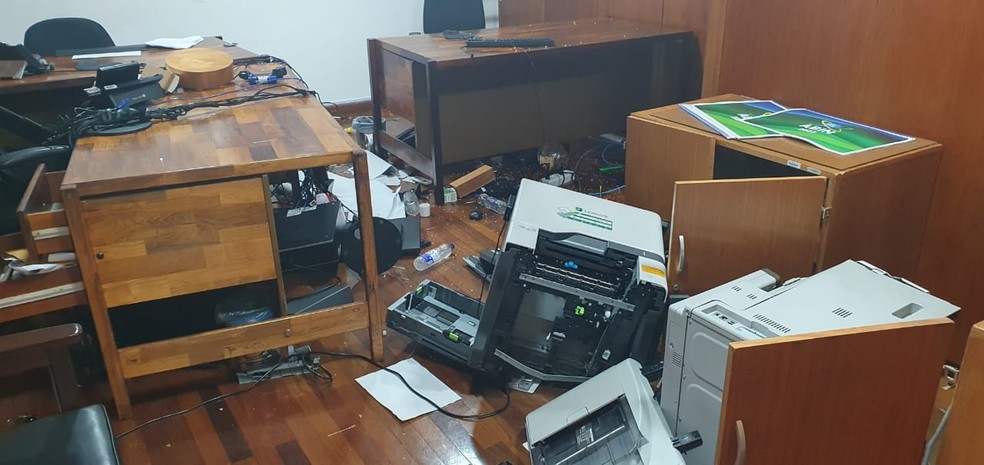 Destruição de sala da Secretaria de Comunicação no segundo andar do Palácio do Planalto — Foto: Reprodução