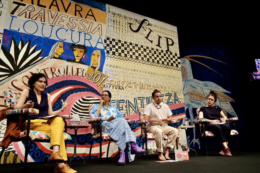 Marília Garcia, Maria Dolores Rodriguez e Gustavo Caboco