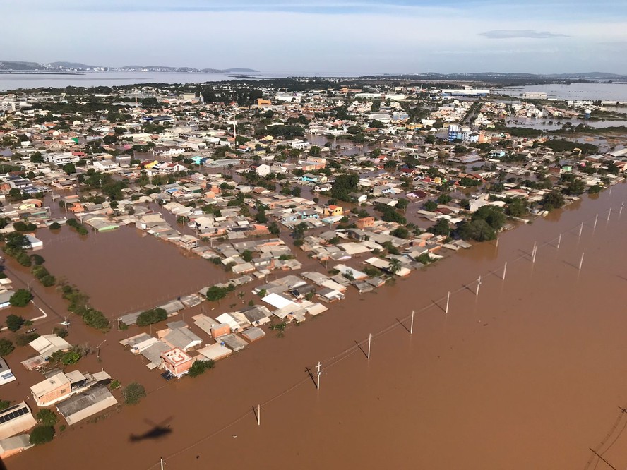 Vista aérea da cidade de Eldorado do Sul (RS) alagada após temporais