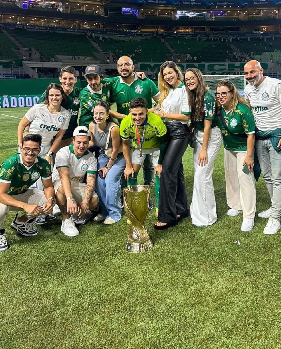 Há rumores de que Bruna Santana tenha reatado o noivado com jogador Raphael Veiga — Foto: Reprodução Instagram