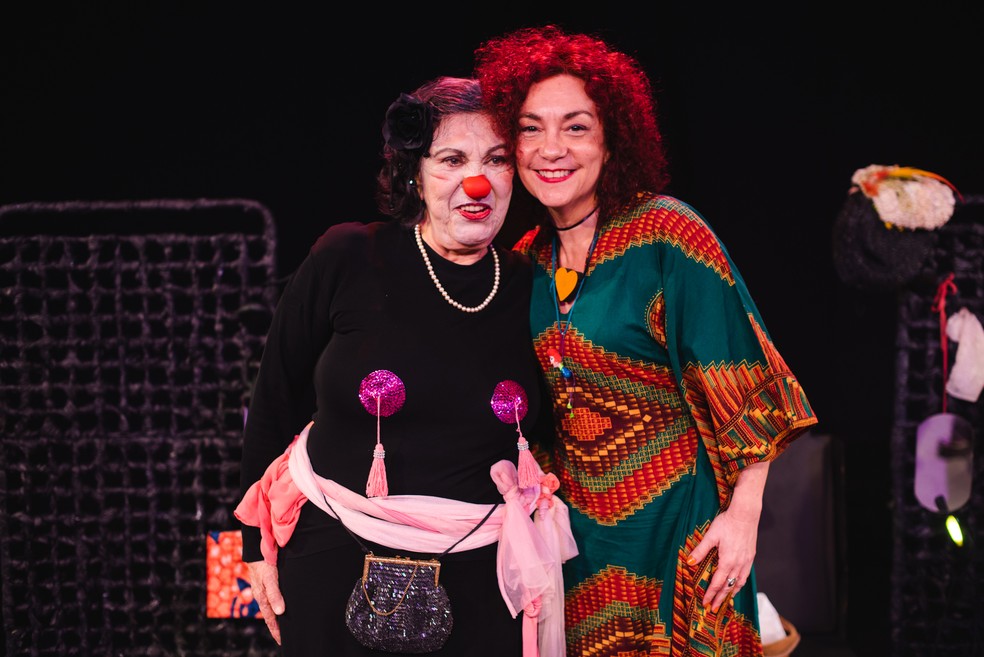 Ruth Mezeck e a diretora do espetáculo, Karla Conká — Foto: Divulgação/Mariana Rocha