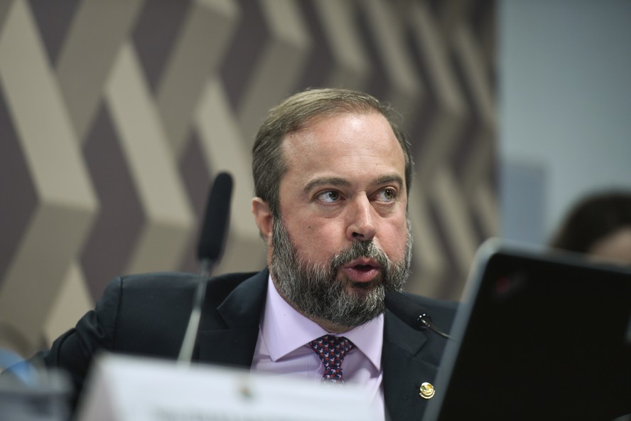 Alexandre Silveira, ministro de Minas e Energia, descarta falta de combustível