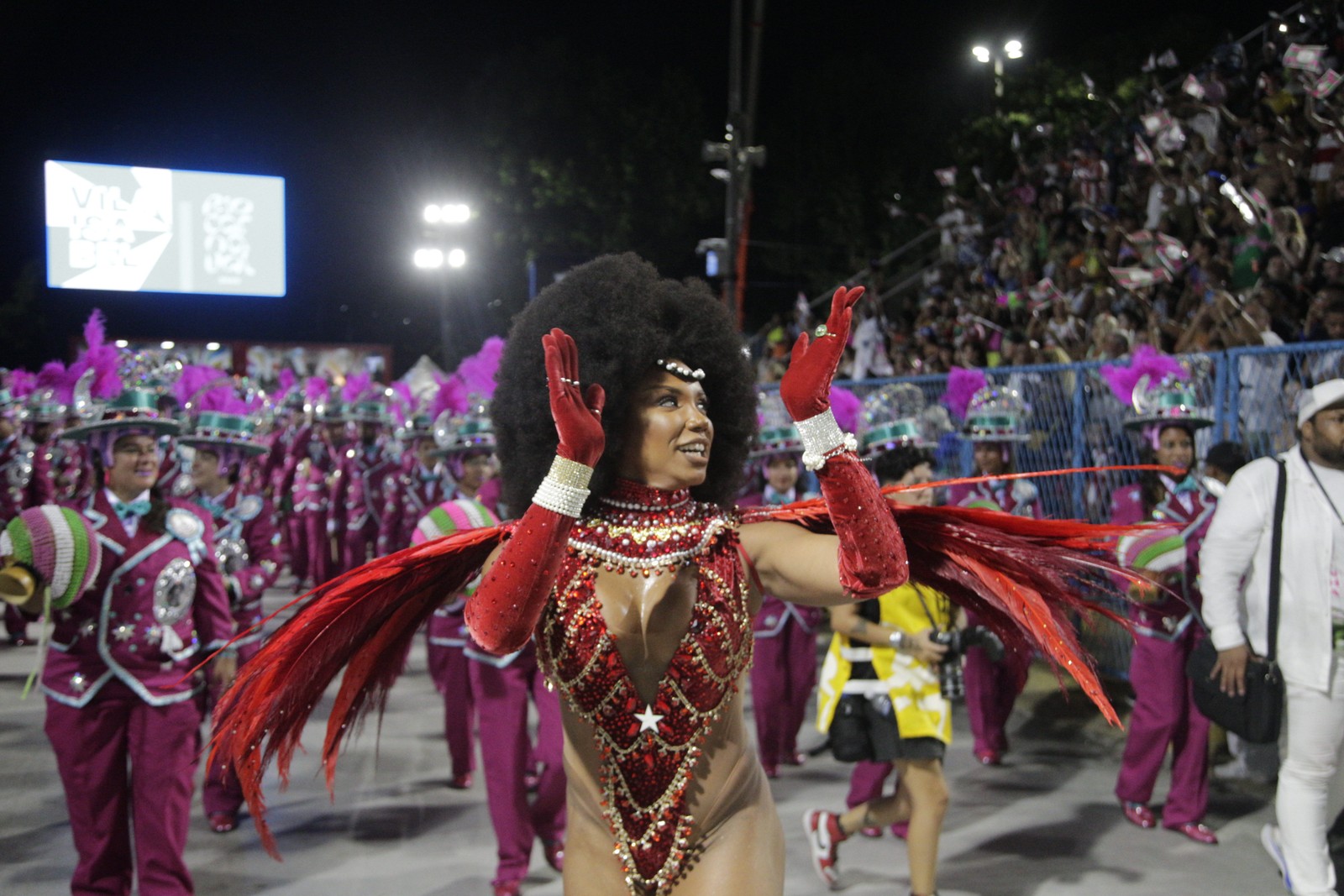 Evelyn Bastos, rainha de bateria da Mangueira — Foto: Domingos Peixoto