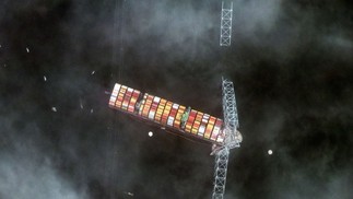 Ponte de Baltimore: imagens de satélite mostram queda e colisão de navio por ângulo inédito; veja fotos — Foto: Maxar Technologies