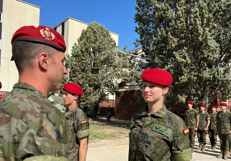 Princesa Leonor participa de cerimônia que a sagrou cadete — Foto: Casa Real de Espanha