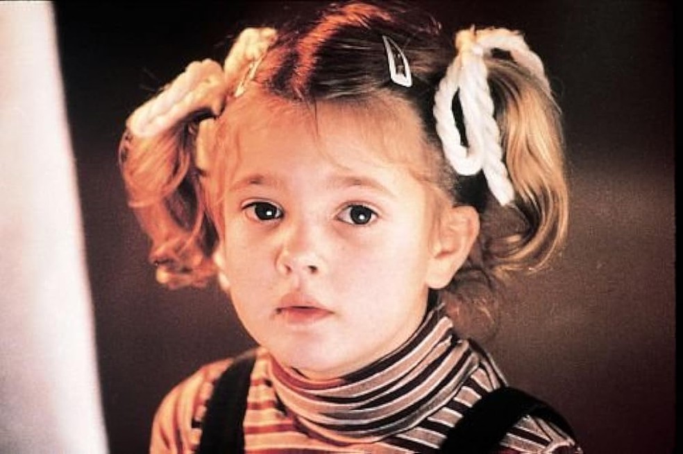 Drew Barrymore em "E.T. — O extraterrestre" — Foto: Divulgação