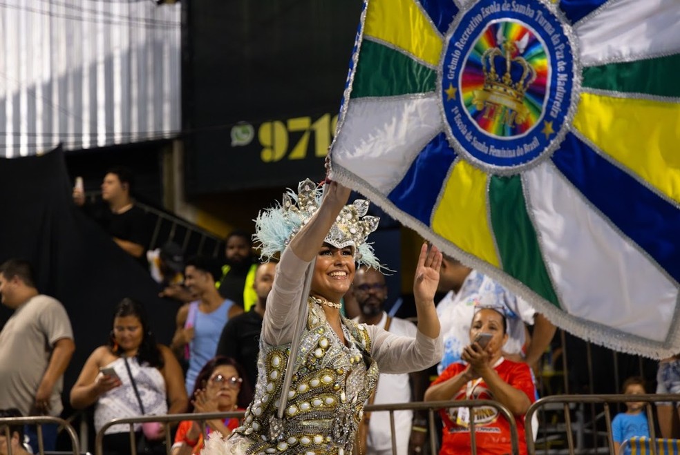 Porta-bandeira da Turma da Paz de Madureira — Foto: Divulgação