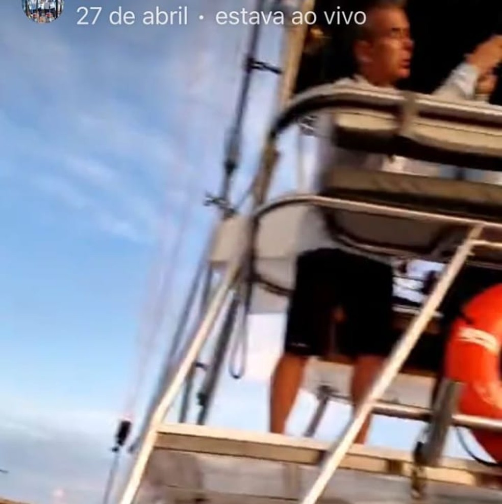 O contraventor Rogério de Andrade em um barco da equipe de pesca — Foto: Reprodução 