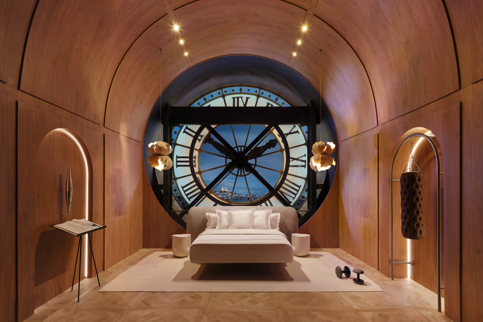 A sala do relógio foi transformada em quarto para receber hóspedes via reserva pelo Airbnb