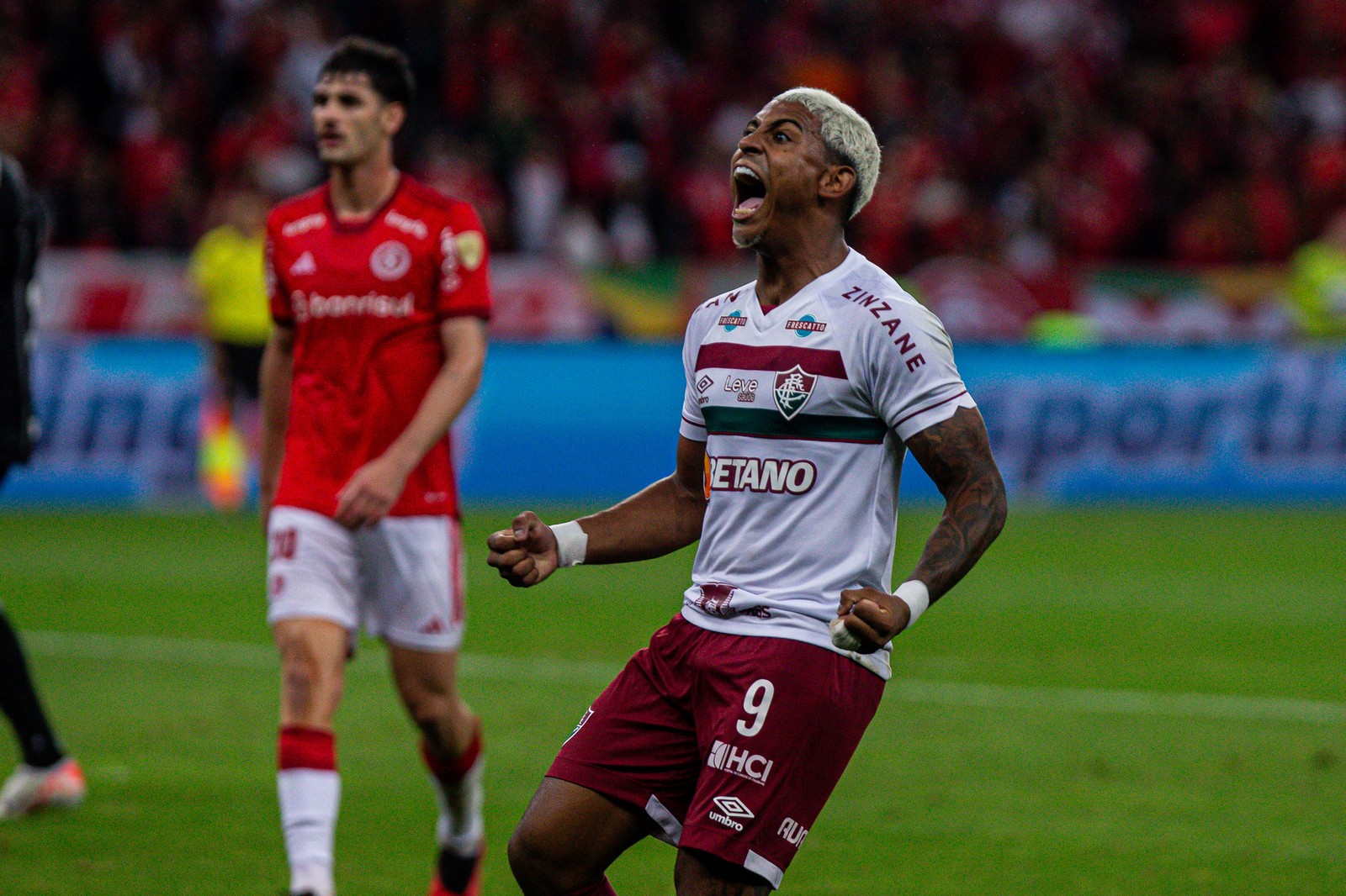 John Kennedy faz um dos gols do jogo entre Internacional e Fluminense — Foto: MARCELO GONÇALVES / FLUMINENSE FC