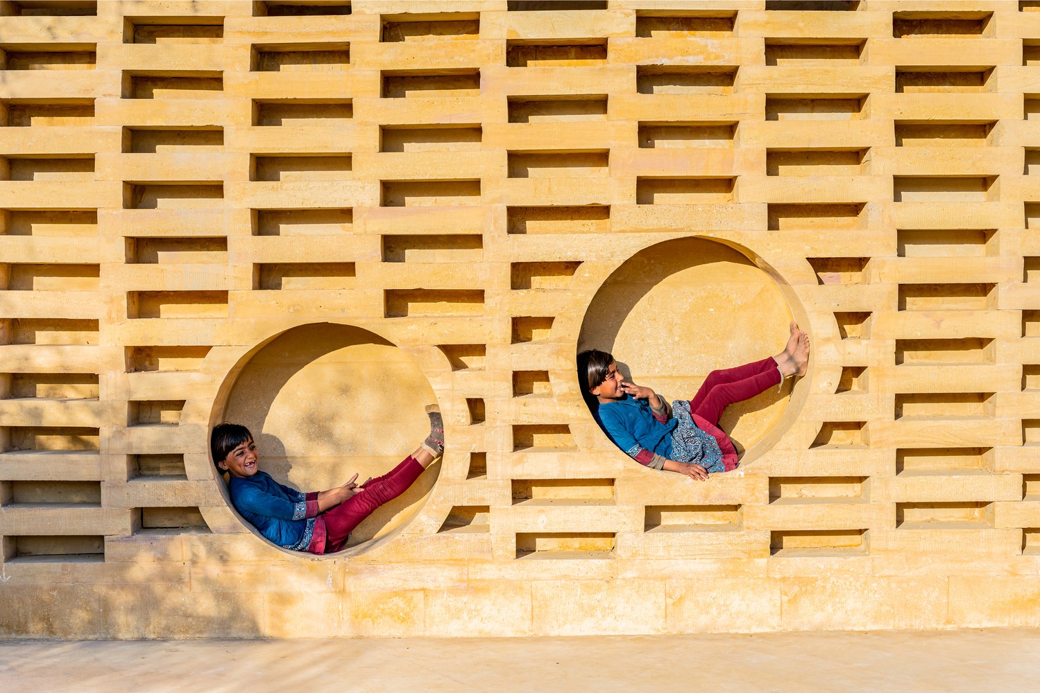 Espaços multifuncionais na Escola para Garotas Rajkumari Ratnavati — Foto: Vinay Panjwani