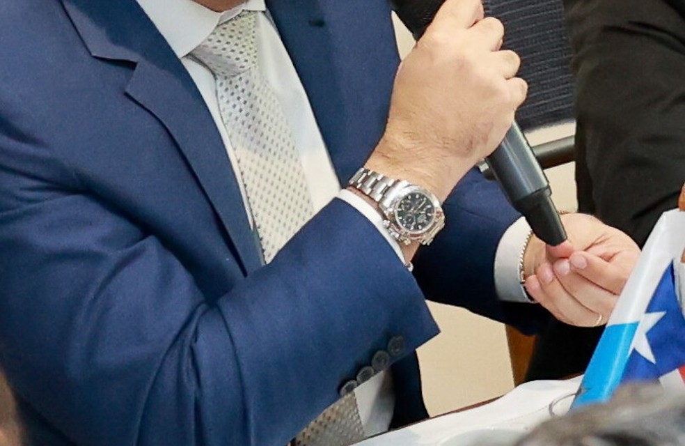 Relógio da Rolex, modelo Cosmograph Daytona, no pulso de Castro em Brasília — Foto: Divulgação