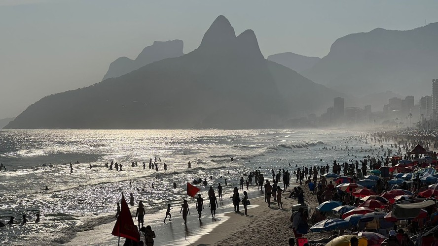 Rio tem praias lotadas neste sábado