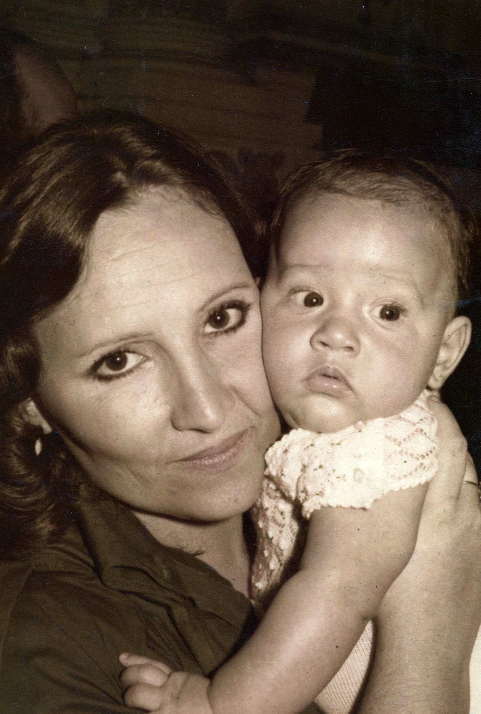 Déa Lucia com Paulo Gustavo ainda bebê, em 1979; ator nasceu em 30 de outubro de 1978, em Niterói — Foto: Arquivo pessoal