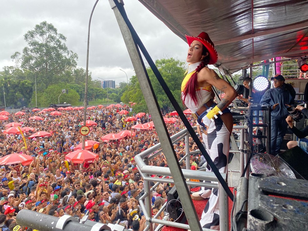 Pabllo Vittar em bloco no Ibirapuera, São Paulo — Foto: Mariana Rosário/Agência O Globo