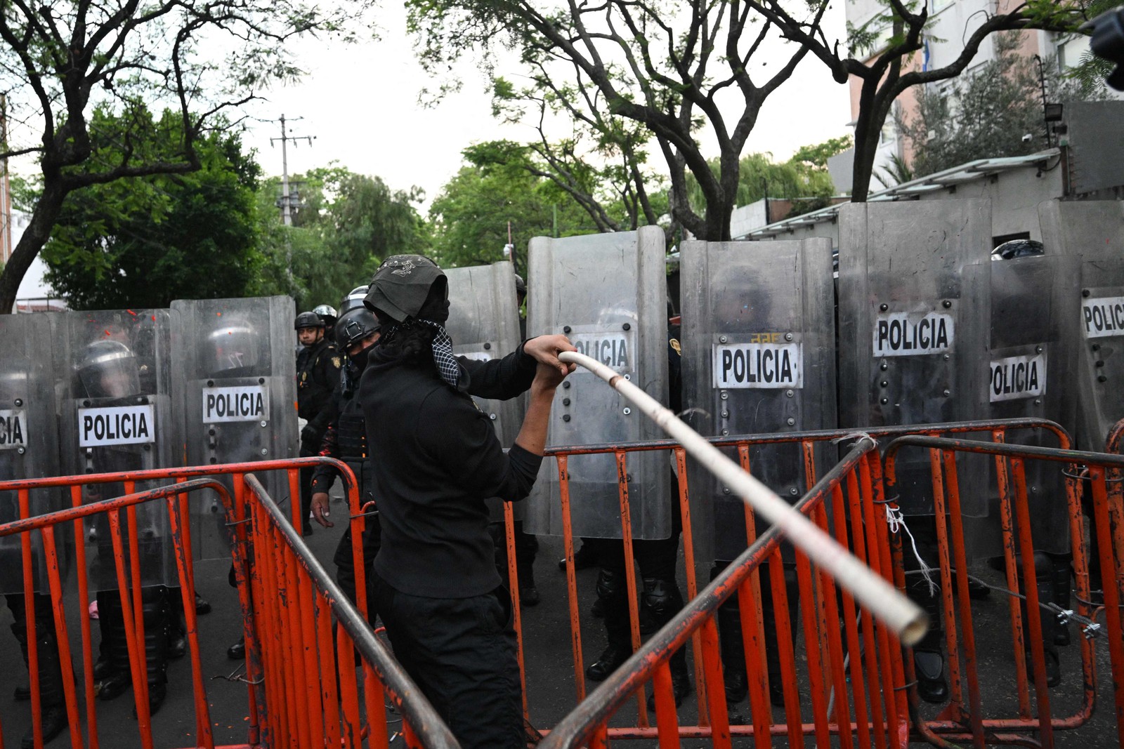 Manifestação pró-Palestina chamada “Ação Urgente para Rafah”, realizada em frente à embaixada israelense na Cidade do México em 29 de maio de 2024. — Foto: Pedro Pardo / AFP