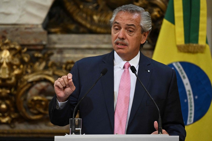 Presidente da Argentina, Alberto Fernández, durante discurso ao lado do presidente Luiz Inácio Lula da Silva