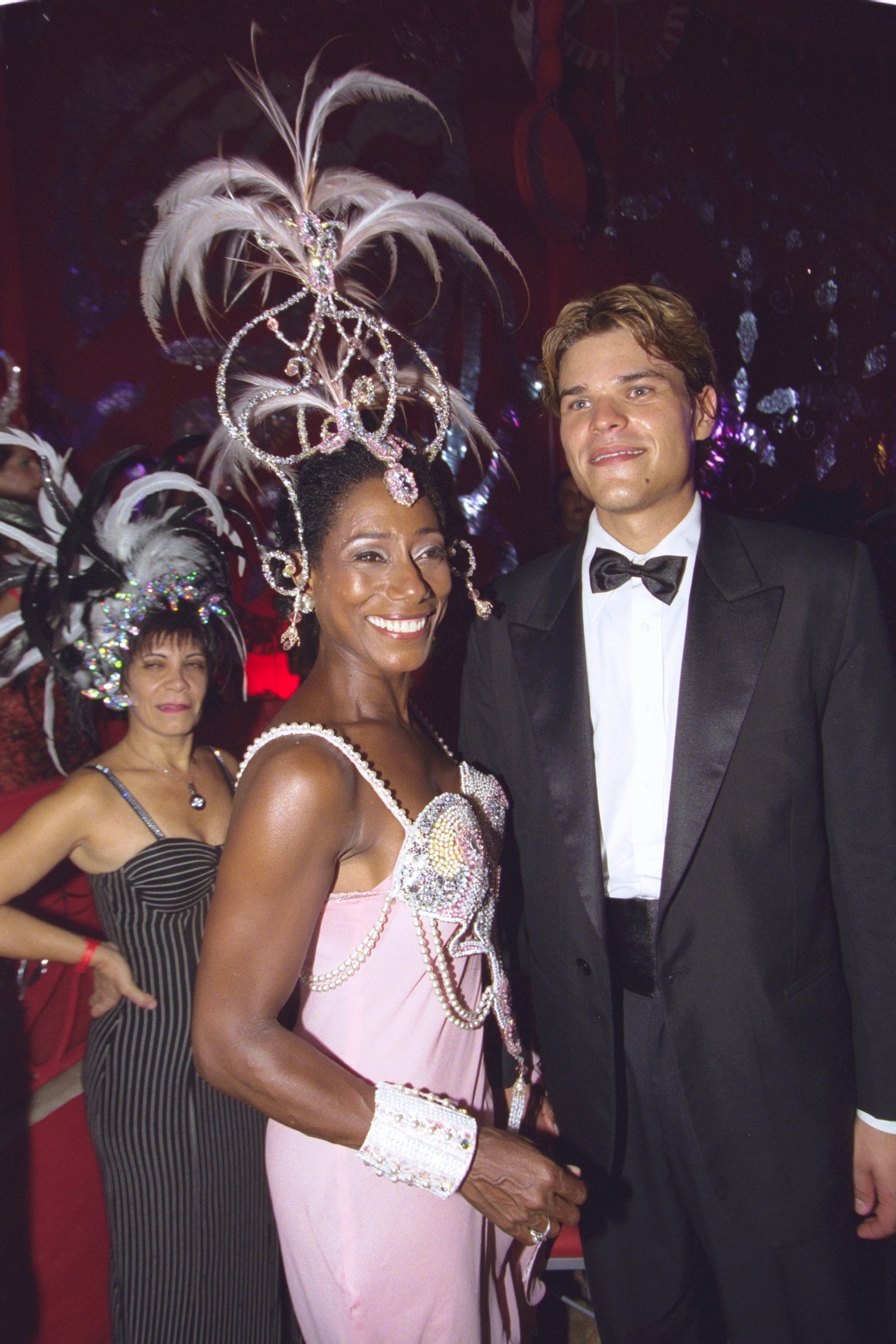 Glória Maria no baile de carnaval do Copacabana Palace, em 2001  — Foto: Marcos Ramos/Agência O Globo