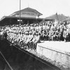 Voluntários paulistas na Estação ferroviária de Aparecida (SP) que iram embarcar para o 'front' de combate na Revolução Constitucionalista - Reprodução