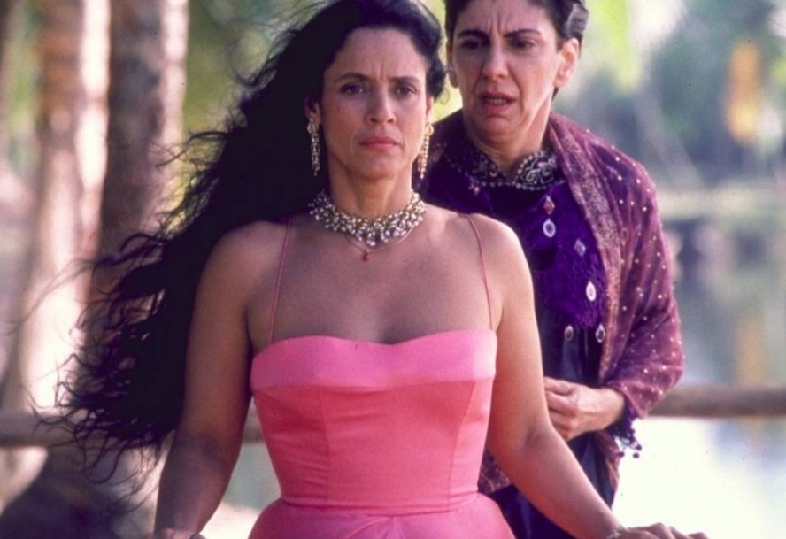 Sonia Braga e Marília Pêra em cena de 'Tieta do Agreste', filme de Cacá Diegues, de 1996