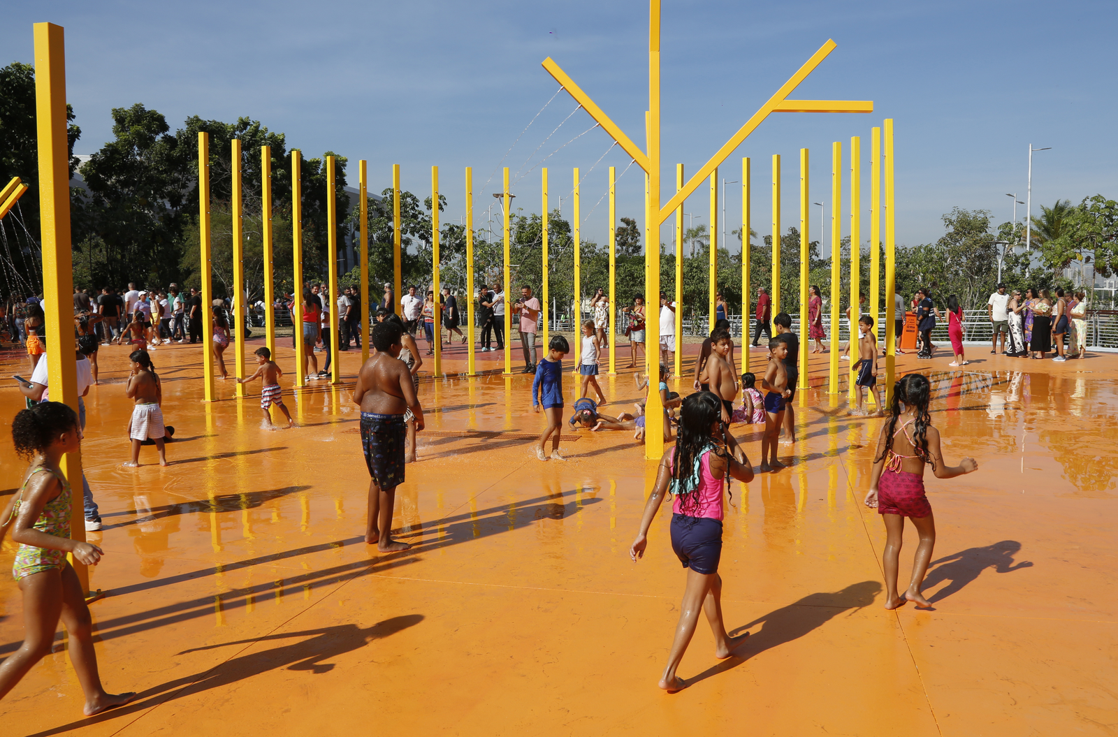 Parque Rita Lee é inaugurado e ocupa uma área de 136 mil m² em parte do Parque Olímpico, na Barra da Tijuca. O novo espaço de lazer e práticas esportivas conta com uma praça molhada para se refrescar — Foto: Fábio Rossi / Agência O Globo