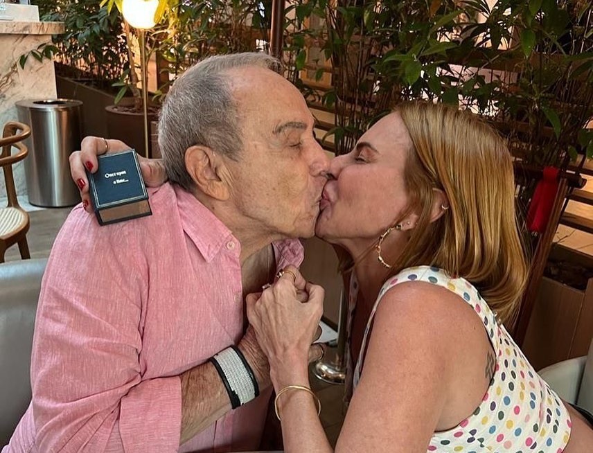 Stenio Garcia, de 92 anos, é casado com Marilene Saade, de 56. Os dois mantêm um relacionamento aberto  — Foto: Reprodução/Instagram