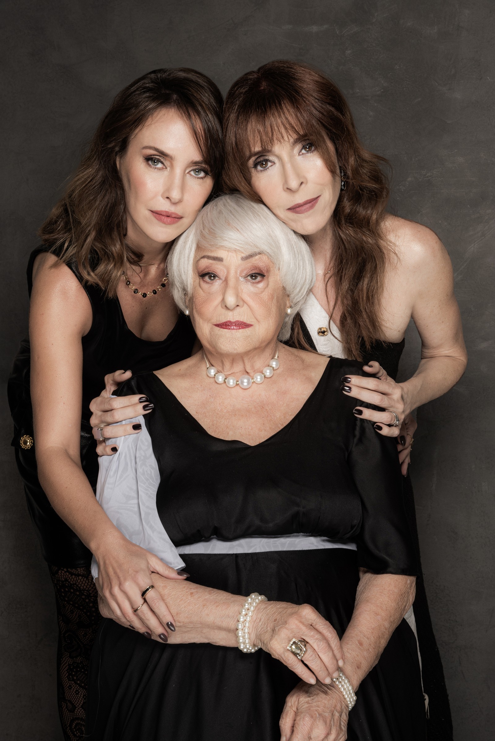 Fernanda Nobre se une a Suely Franco e Deborah Evelyn na comédia dramática 'Três mulheres altas' — Foto: Divulgação