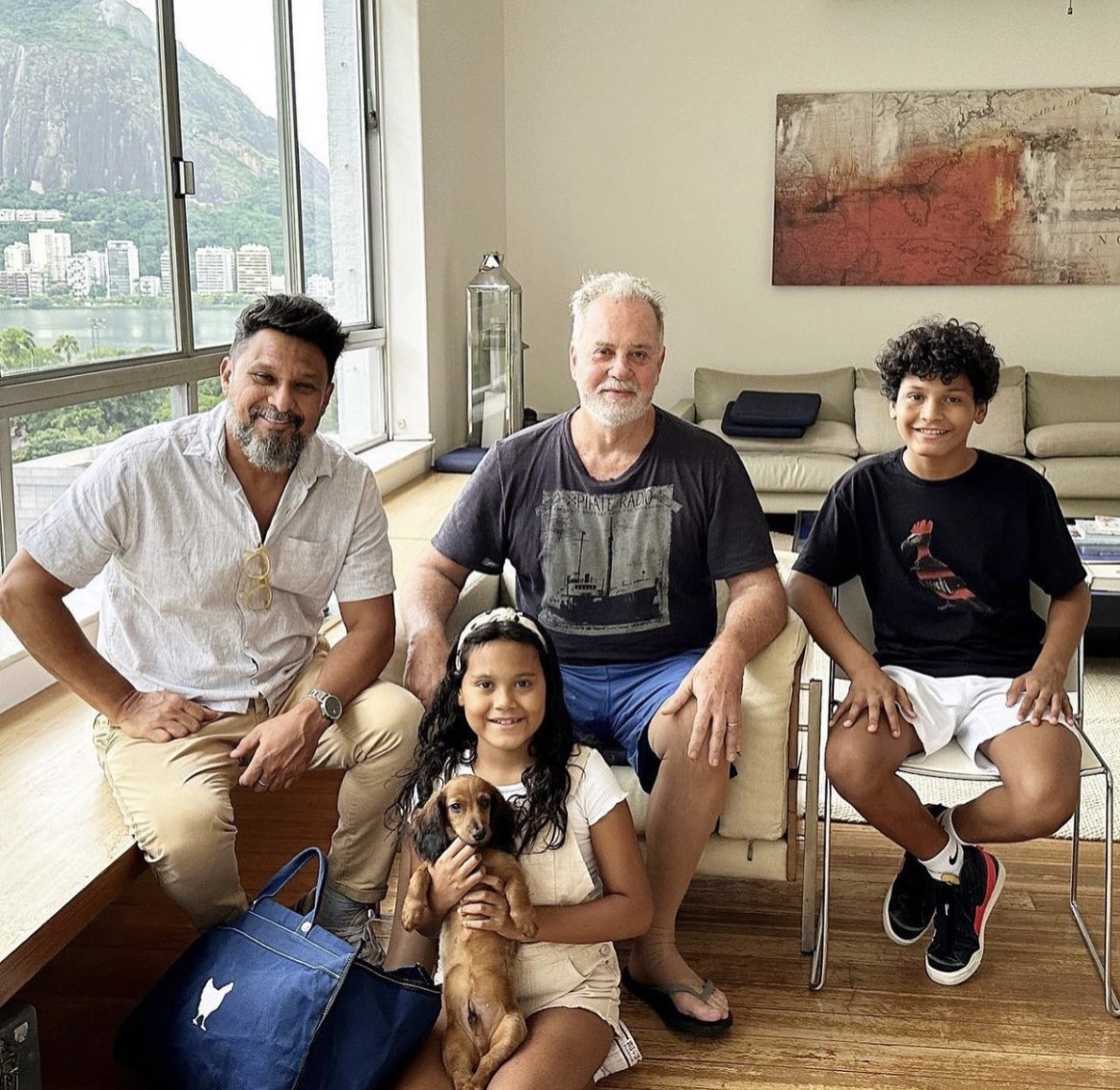 Luiz Fernando Guimarães e seu marido, Adriano Medeiros, adotaram dois filhos, Dante e Olivia 