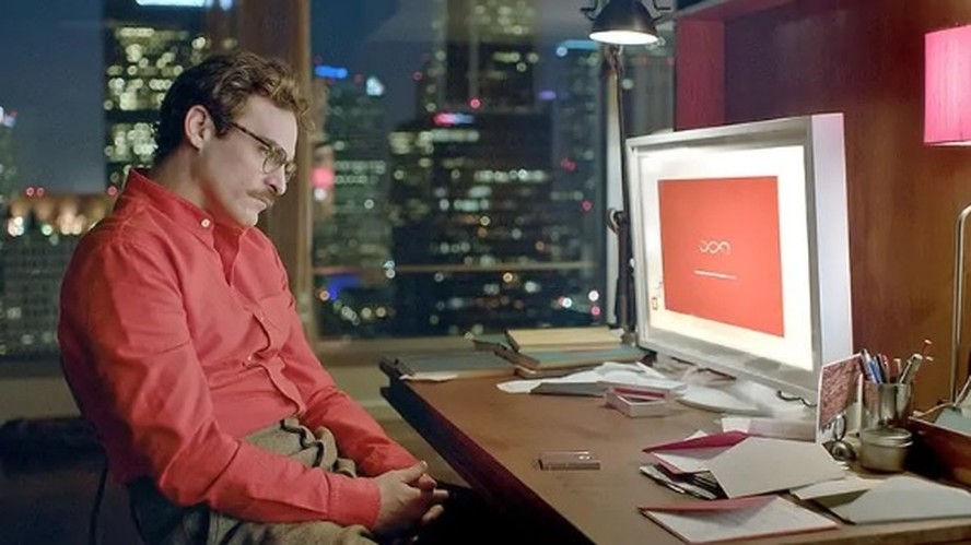 Joaquin Phoenix em cena do filme 'Her': voz de Scarlet Johansson 'inspirou Open AI