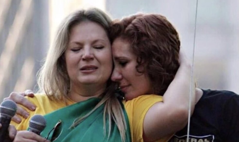 As ex-amigas Joice Hasselmann e Carla Zambelli  — Foto: Reprodução / Twitter