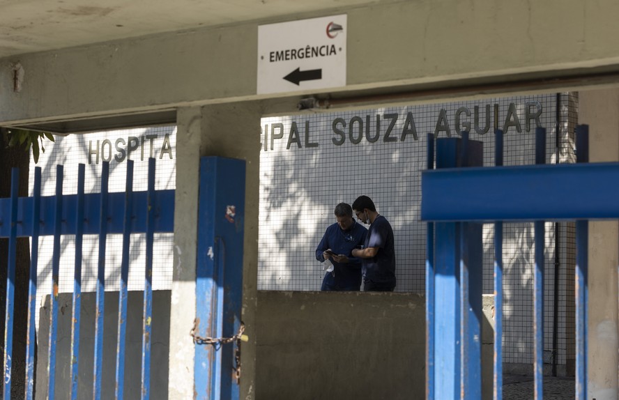 Hospital Souza Aguiar, no Centro do Rio, maior emergência da América Latina, convive com problemas estruturais e reclamações dos pacientes