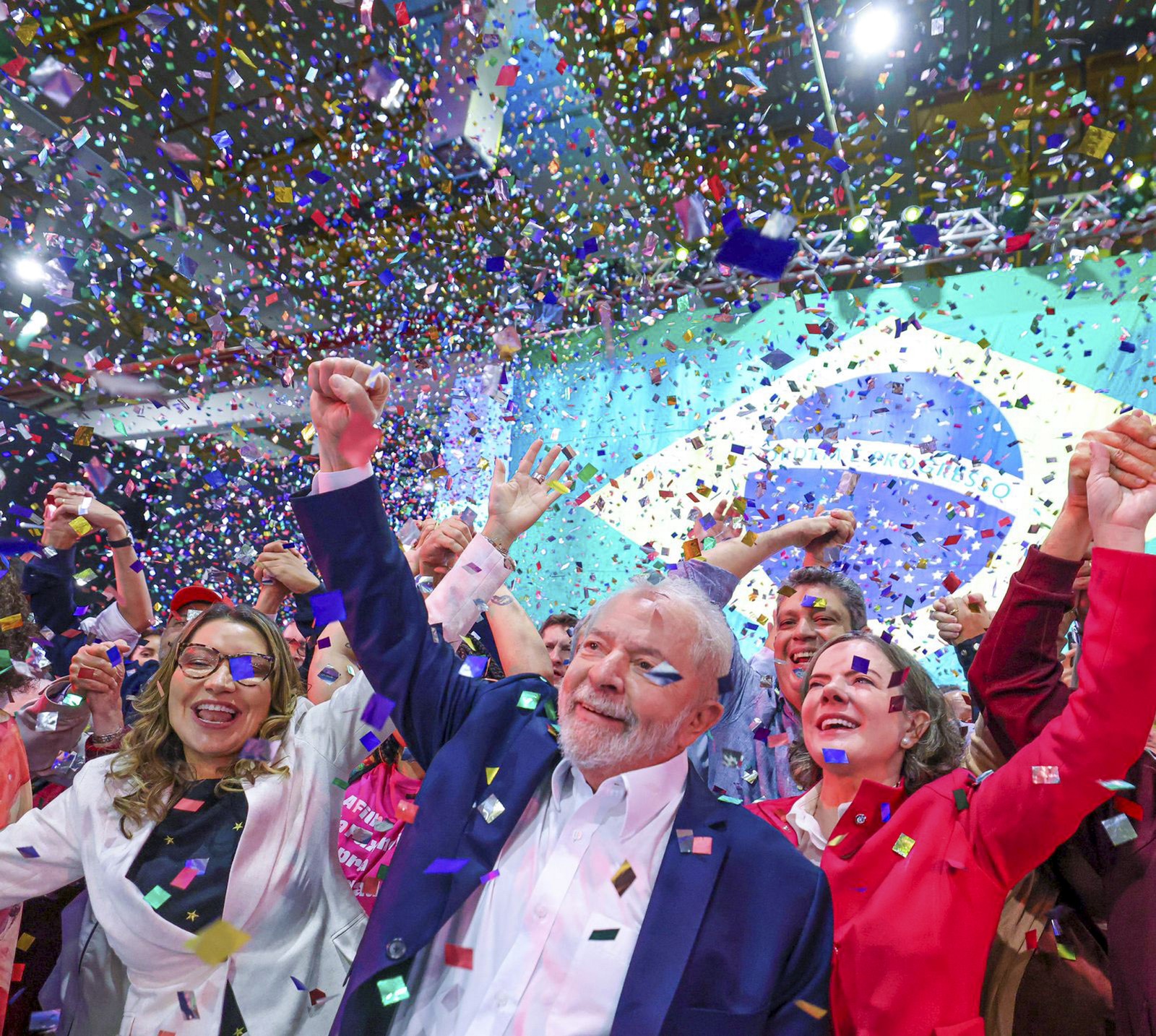 Lula, acompanhado de sua noiva, Janja, durante lançamento da pré-candidatura à Presidência da República, em 8 de maio — Foto: RICARDO STUCKERT