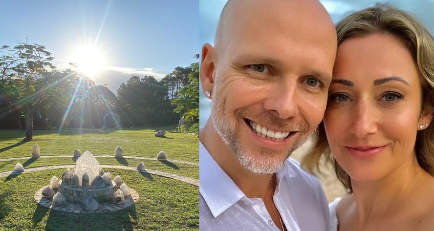 O casamento foi ao ar livre, com direito a caminho de pétalas brancas para a chegada da noiva até o altar. Xuxa e Dianeli estão juntos há cerca de dois anos