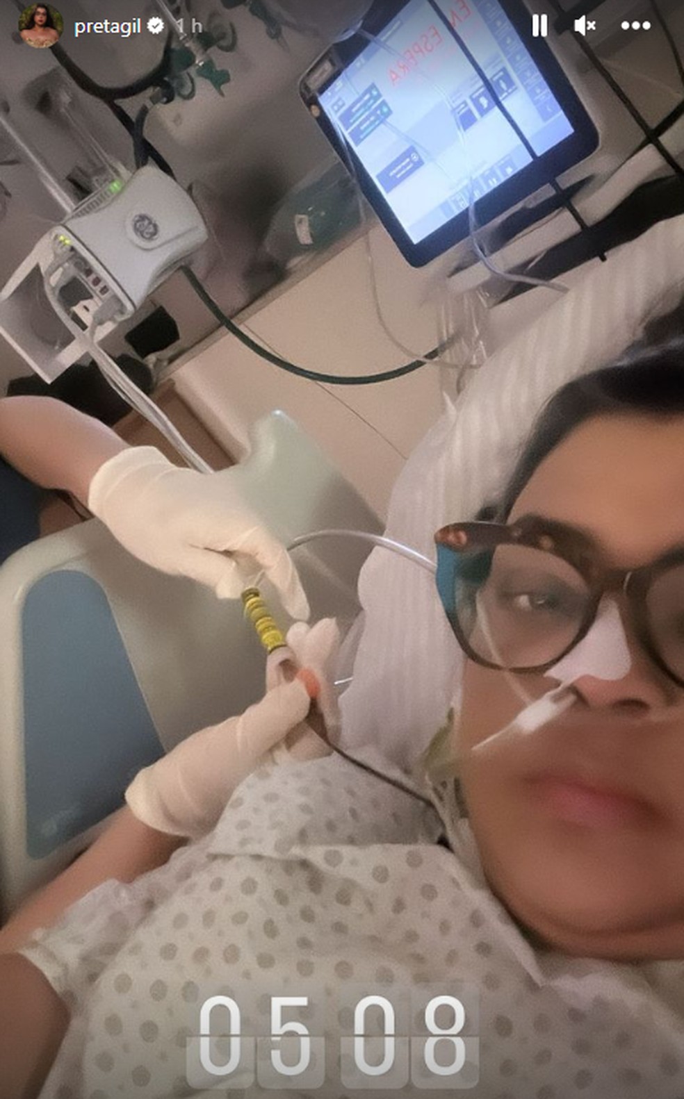 Preta Gil posta selfie no hospital após cirurgia — Foto: Reprodução/Instagram