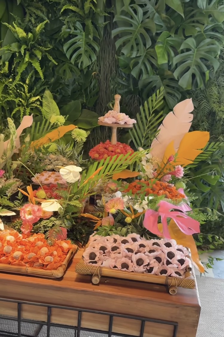 Decoração da mesa do bolo do aniversário da apresentadora e ex-"BBB" Ana Clara — Foto: Reprodução/Instagram