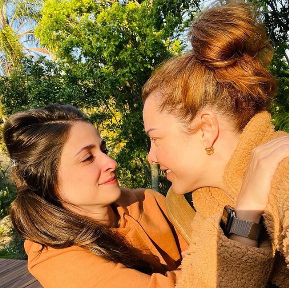 Fernanda e Eduarda estão namorando O GLOBO — Foto:         