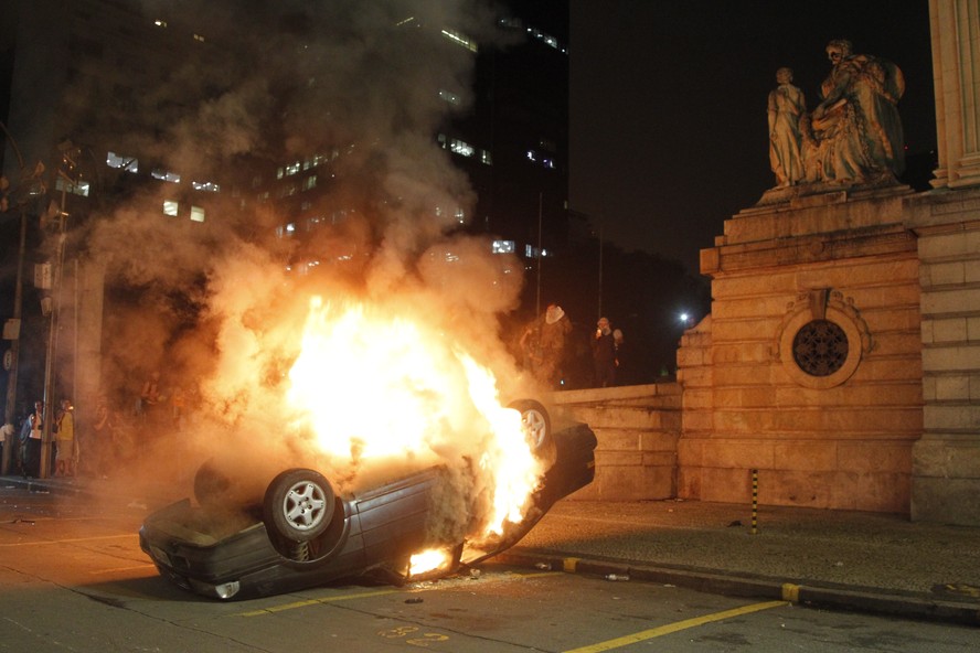 Manifestação contra o aumento das passagens de ônibus, no Rio de Janeiro, em 17 de junho de 2013