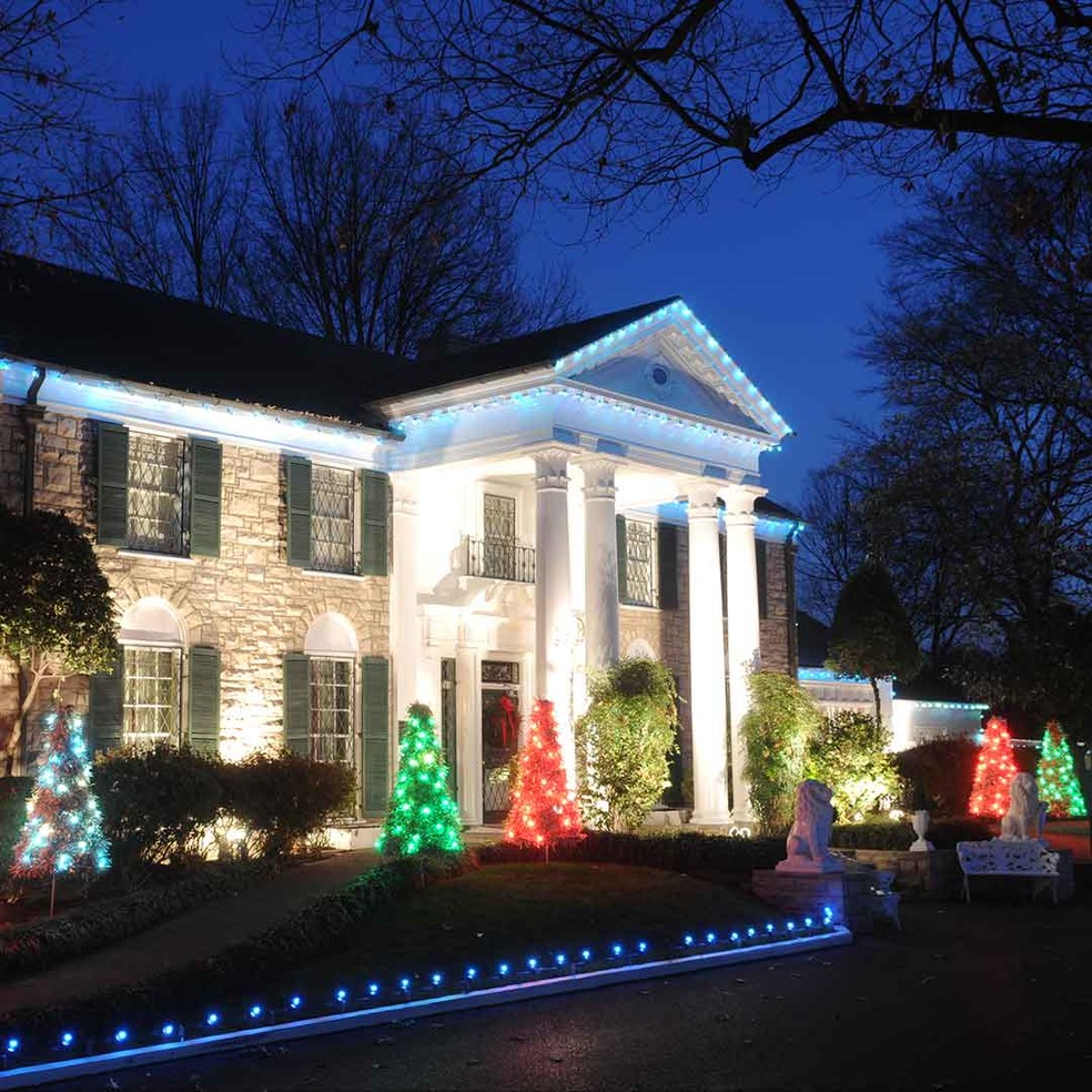 Graceland localiza-se a cerca de 1h40 de carro de Tupelo, cidade natal de Elvis — Foto: Divulgação